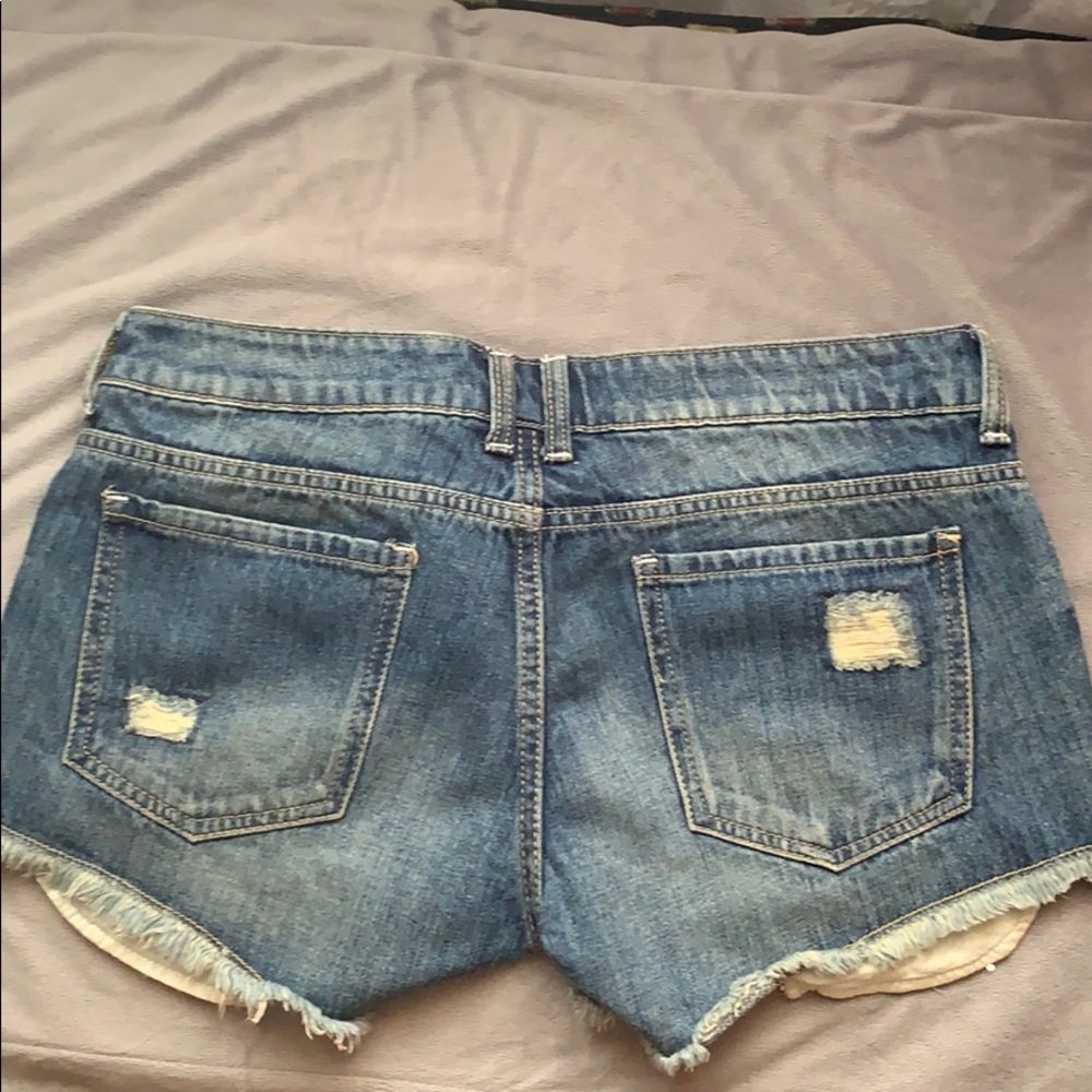 Shorts - Picture 4 of 5